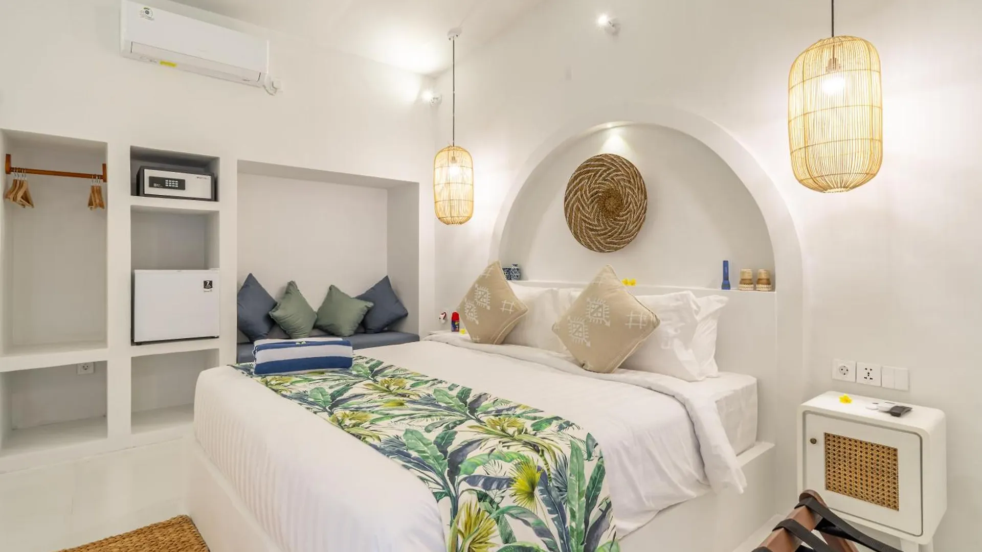The Hepburn Stylish Single Room Guesthouse With Shared Pool 900M From Seminyak Beach 0*,