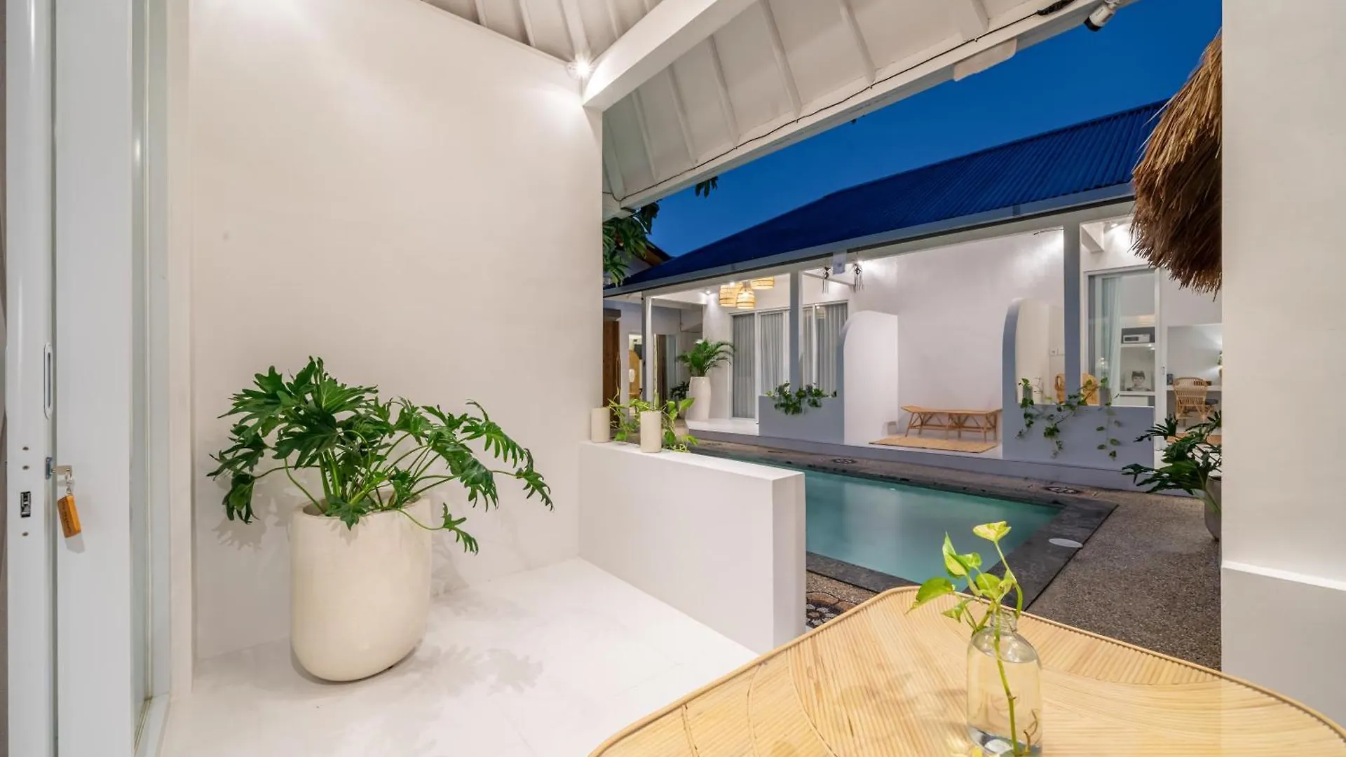 The Hepburn Stylish Single Room Guesthouse With Shared Pool 900M From Seminyak Beach 0*,  Indonésie