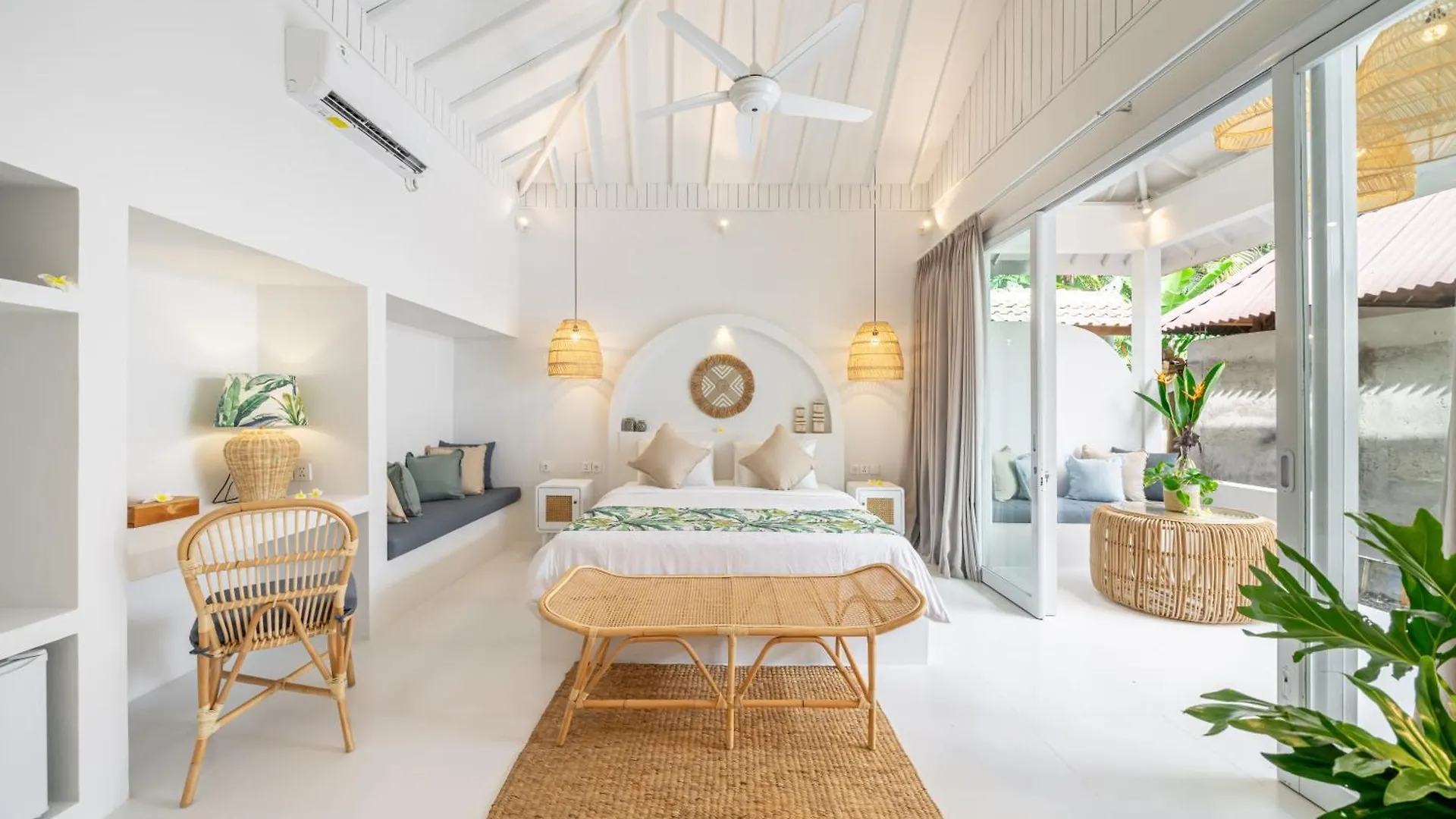 The Hepburn Stylish Single Room Guesthouse With Shared Pool 900M From Seminyak Beach Penzion
